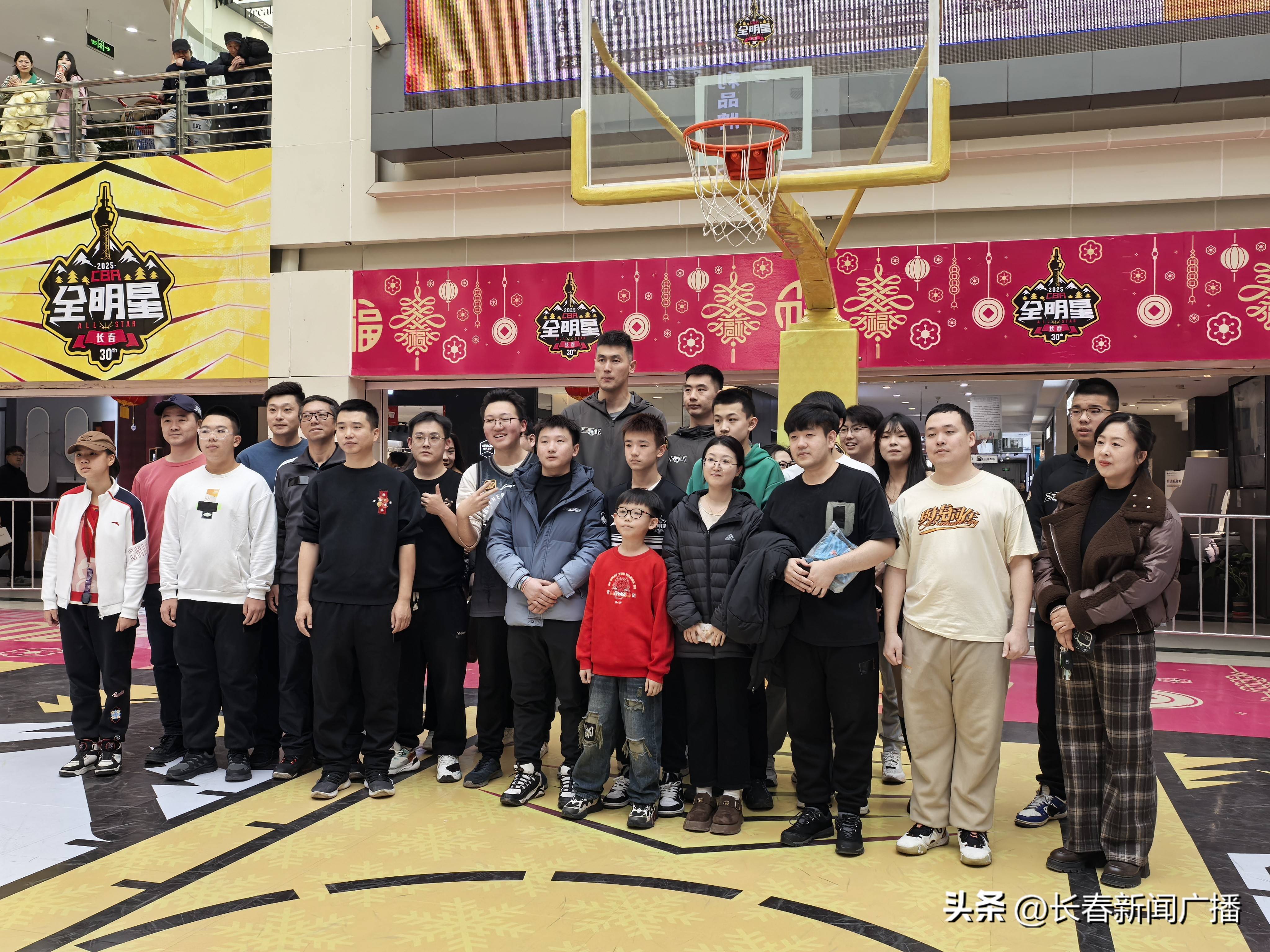 在吉林队赛场上演全国篮球锦标赛,弹幕刷屏,引发弹幕炸裂的简单介绍 在吉林队赛场上演全国篮球锦标赛,弹幕刷屏,引发弹幕炸裂的简单介绍