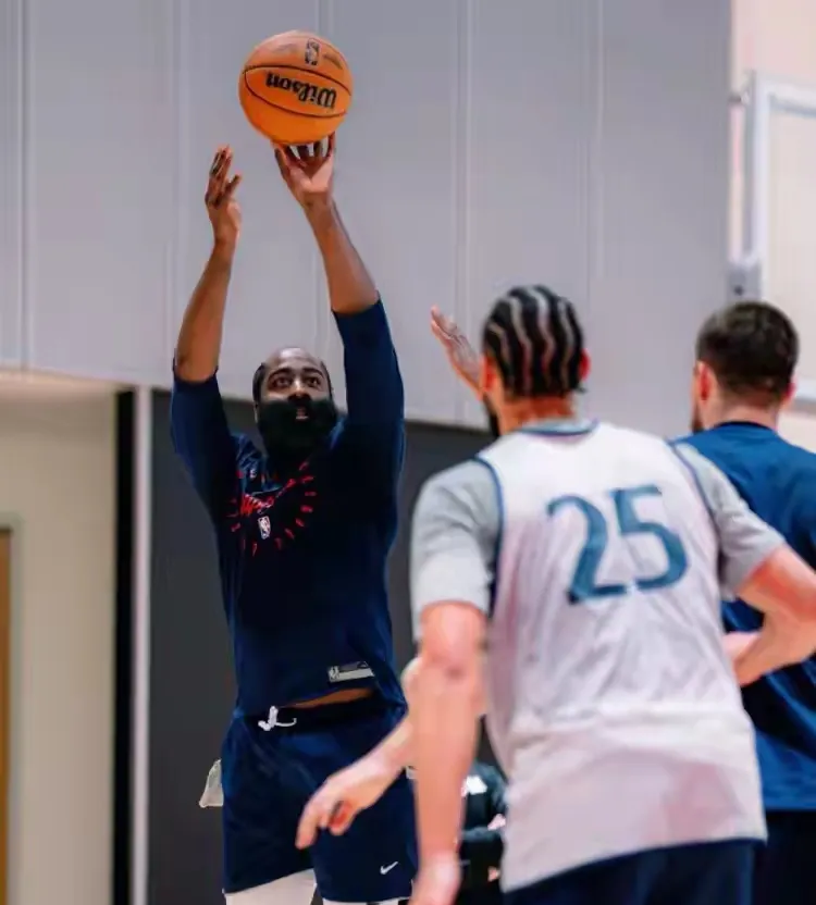 NBA球员投入夏季训练,积极备战新赛季 NBA球员投入夏季训练,积极备战新赛季