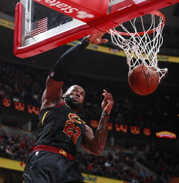 斯图加特外援闪耀,成为球队定海神针的简单介绍 斯图加特外援闪耀,成为球队定海神针的简单介绍